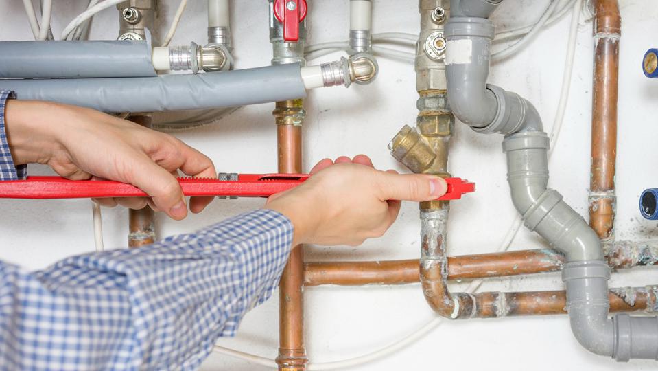 What To Look for When Hiring a Plumbing Company
